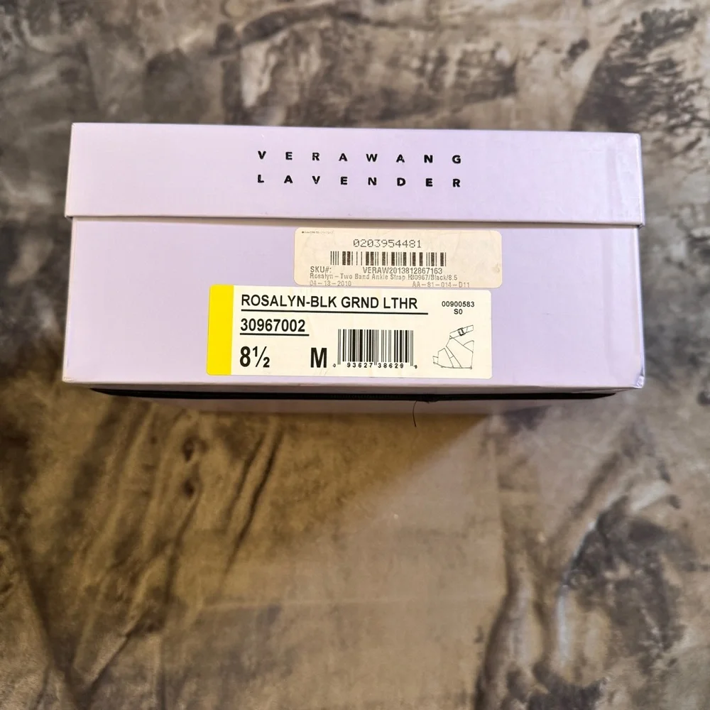 Vera Wang Lavender Label bold black
